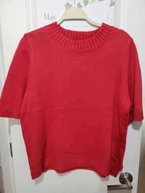 🍎 Red Short-Sleeve Knit Sweater - Women's